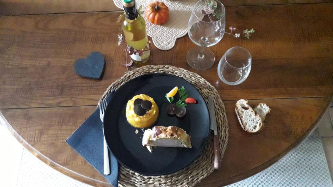Cœur de vigne à Colombier 24560 Acomodação com café da manhã Issigeac Exterior foto
